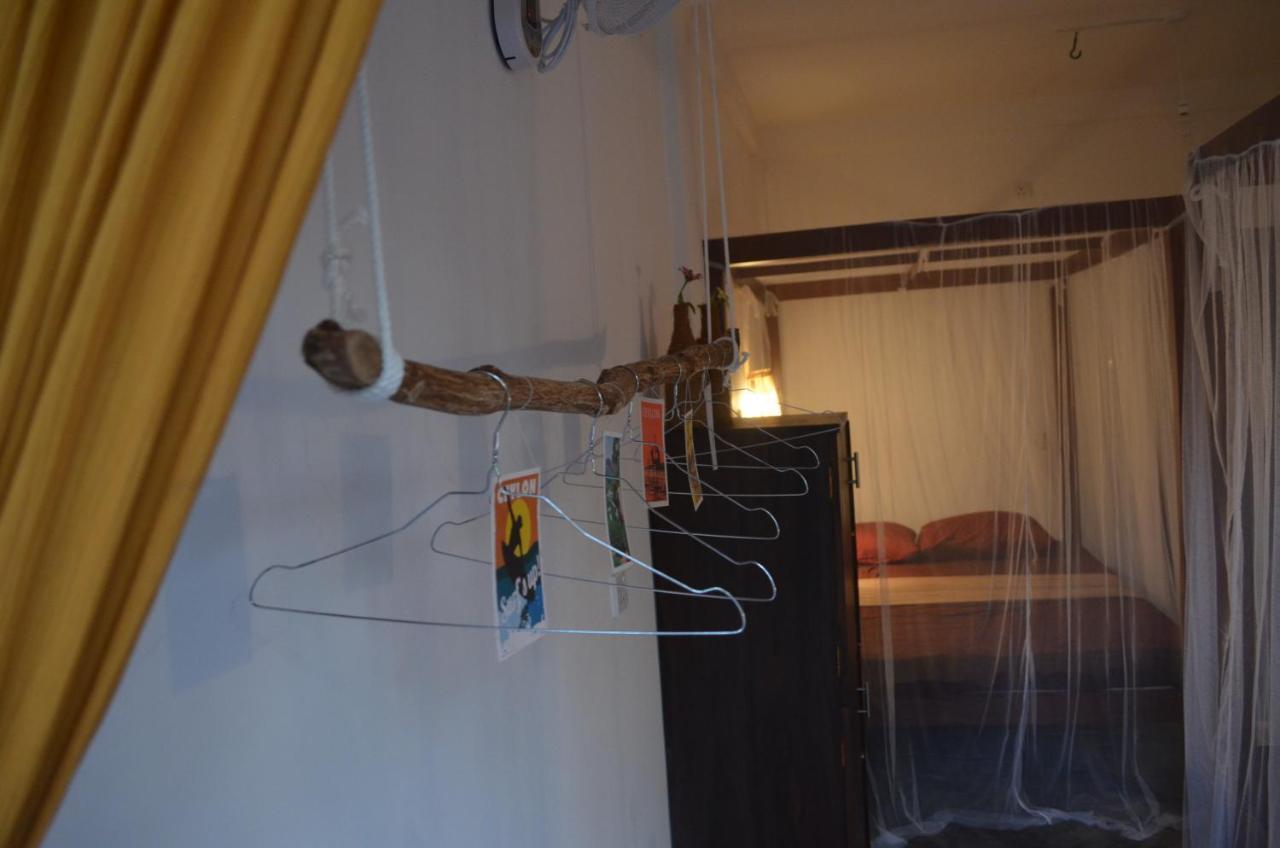 Chez Podi Surf Stay Mirissa Εξωτερικό φωτογραφία