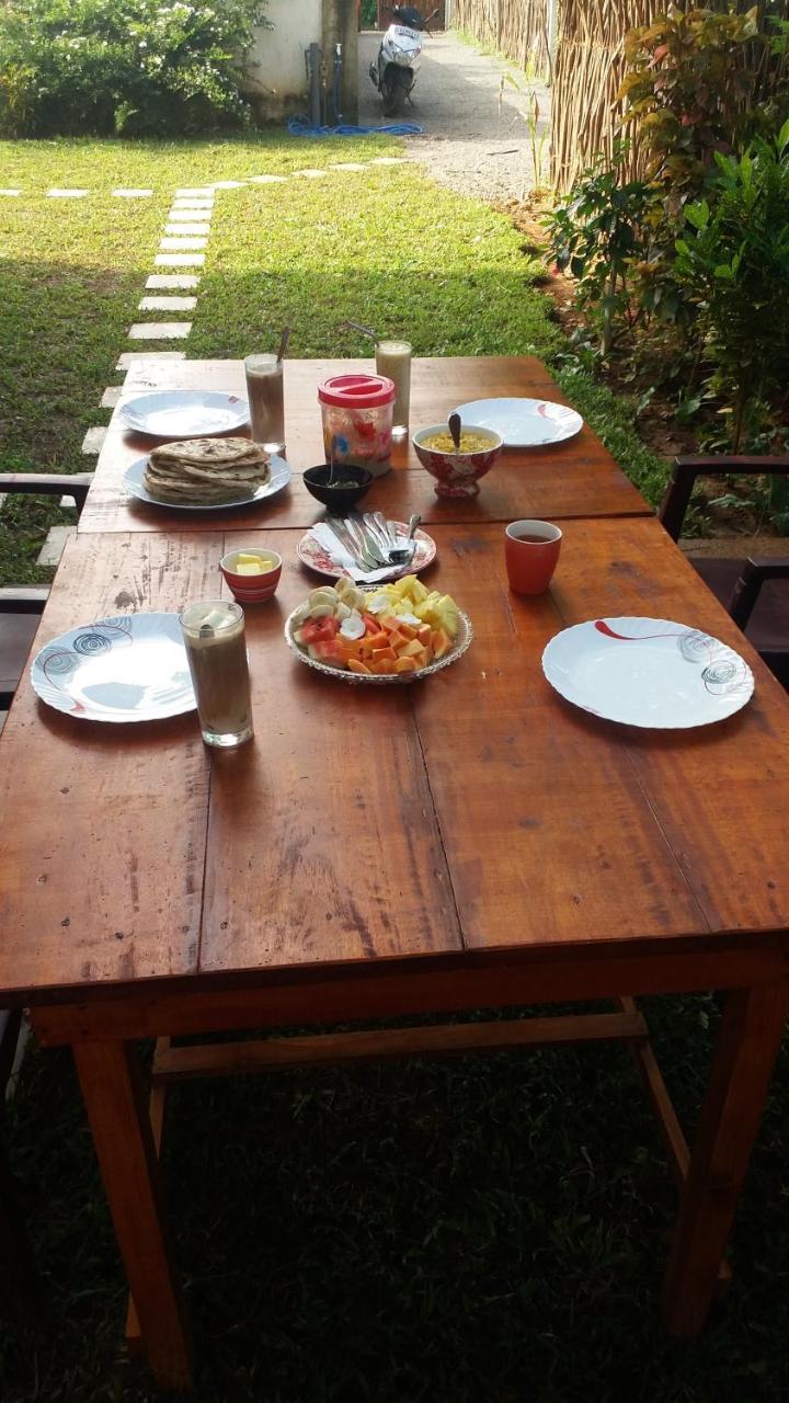 Chez Podi Surf Stay Mirissa Εξωτερικό φωτογραφία