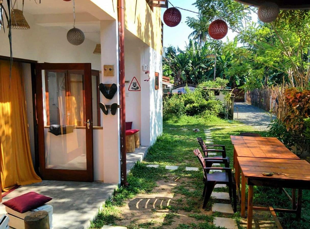 Chez Podi Surf Stay Mirissa Εξωτερικό φωτογραφία