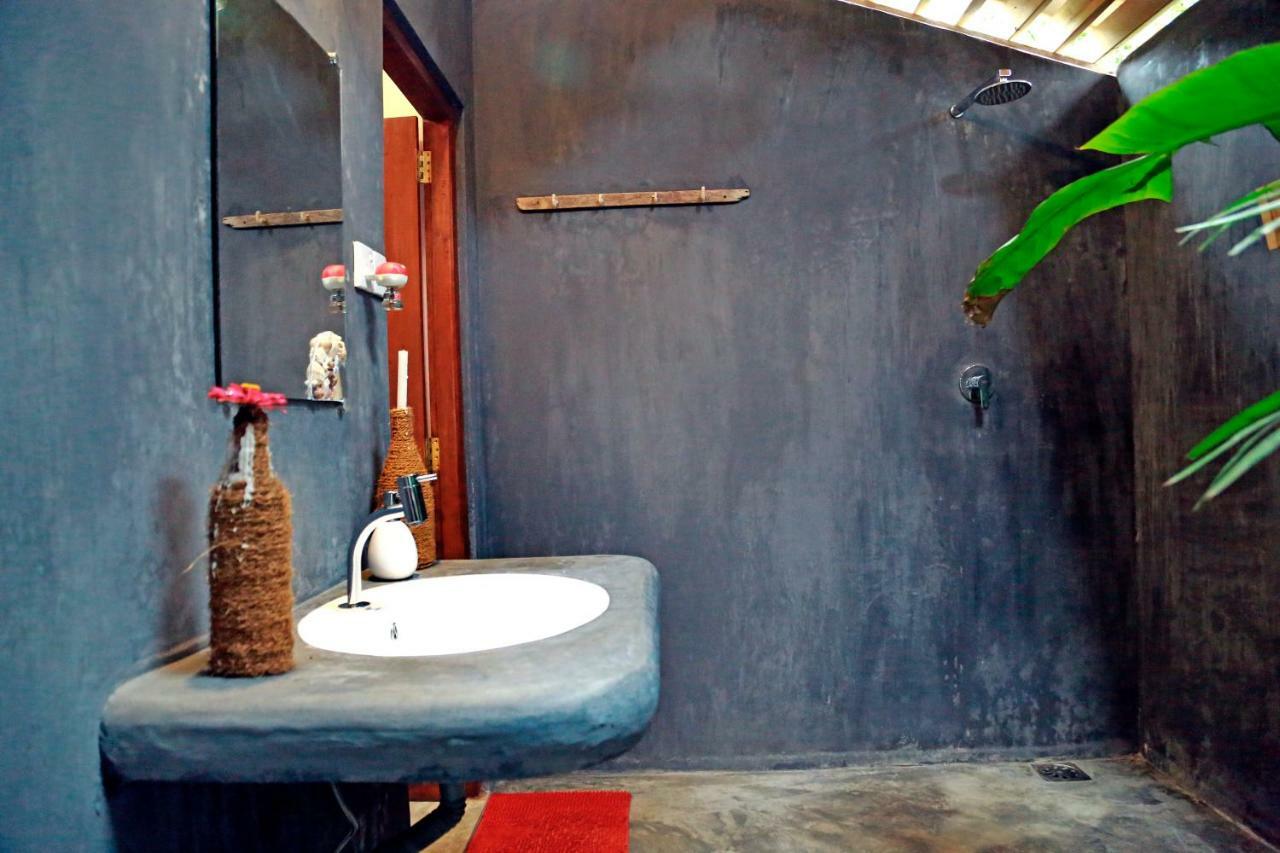 Chez Podi Surf Stay Mirissa Εξωτερικό φωτογραφία
