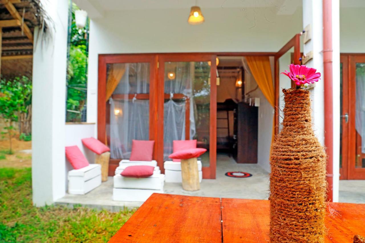 Chez Podi Surf Stay Mirissa Εξωτερικό φωτογραφία